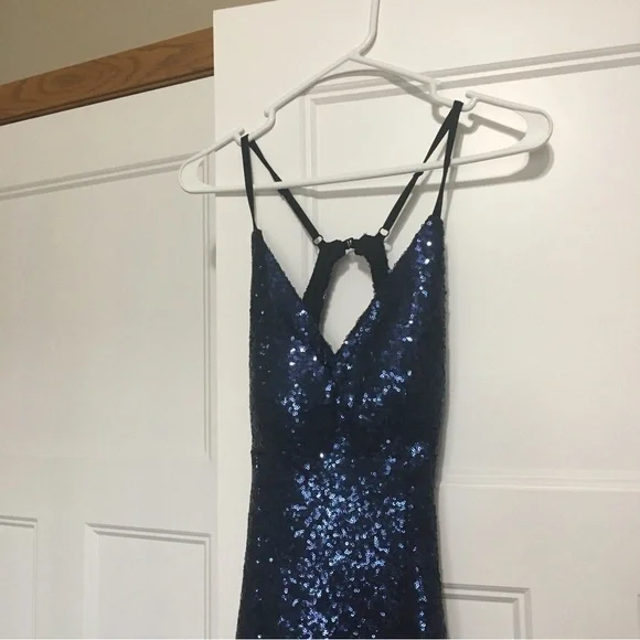 Morgan & Co size 5/6 keyhole back navy sequins dress - Picture 7 of 16
